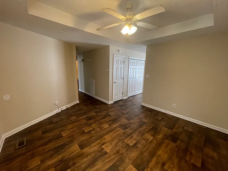 540 Indian Ave — Photo 4