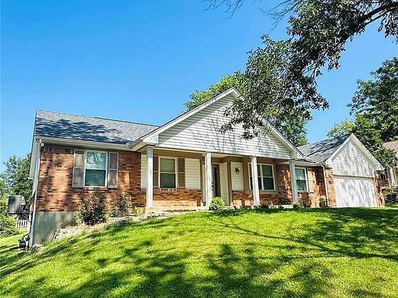 2nd image of 2319 Eagles Glen Ct