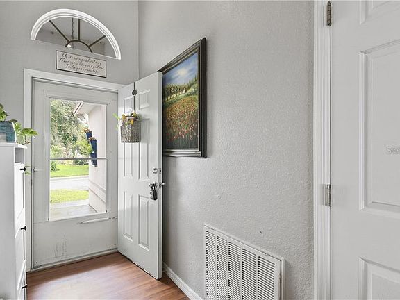 5th image of 133 Monaco Dr