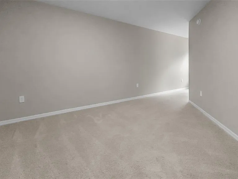2726 Idyll Lakes Cir — Photo 16