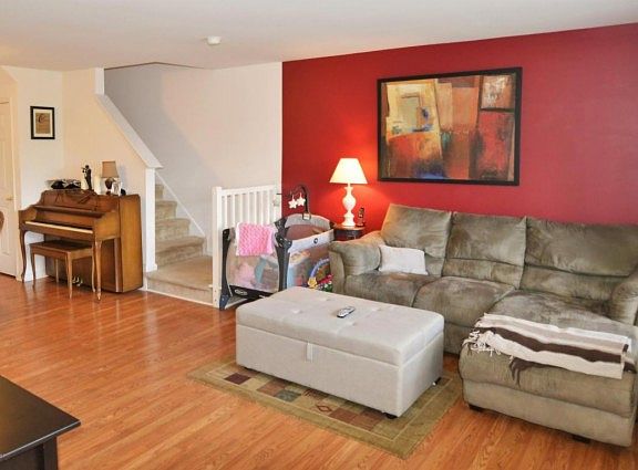 5th image of 272 Brookfield Dr