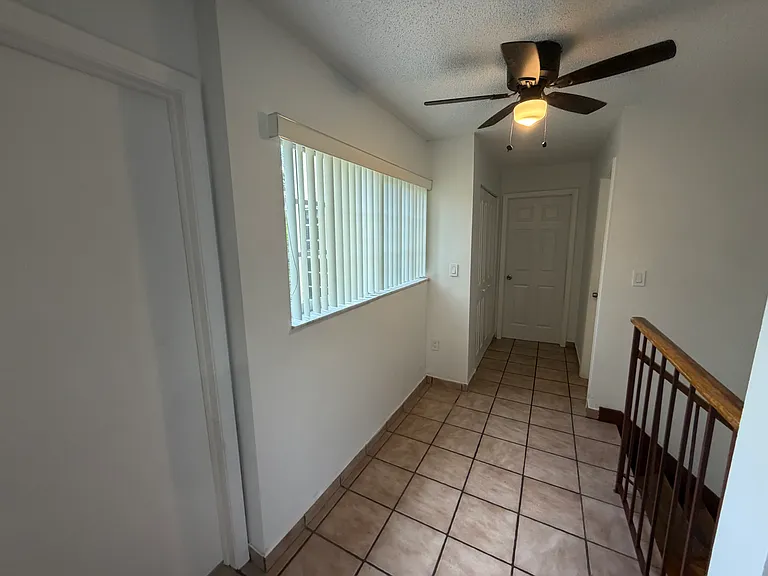 14279 Kendale Lakes Cir — Photo 36