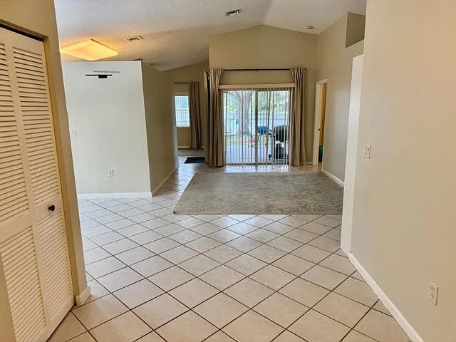 387 SW 206th Ave — Photo 4