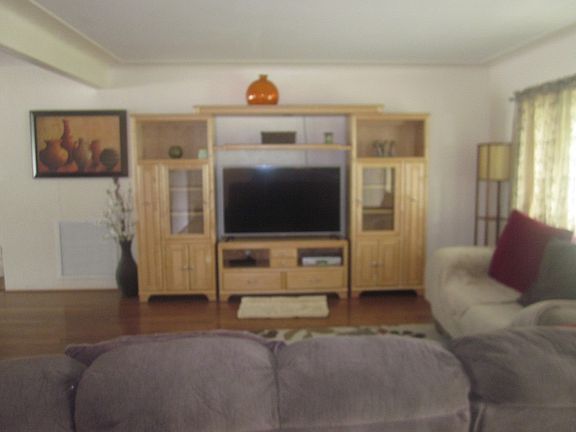 4th image of 800 56th Ave S