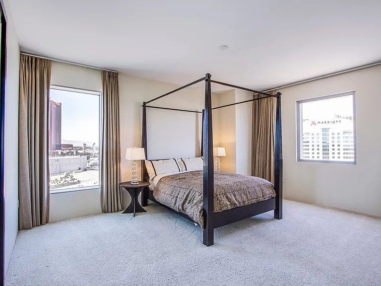360 E Desert Inn Rd #1008 — Photo 25