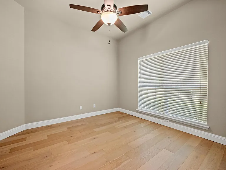 4617 Kingsway Ln — Photo 14