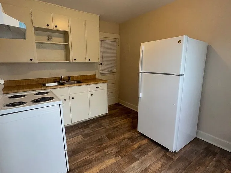 102 Blyth Ave #A-D — Photo 8