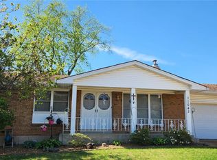 11042 Fawnhaven Dr, Saint Louis, MO 63126