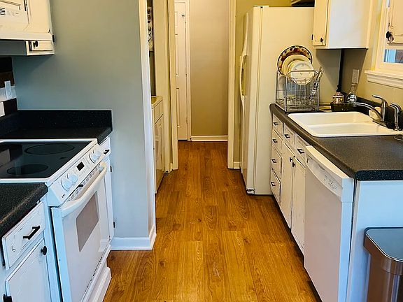 4th image of 11525 Lone Star Cir