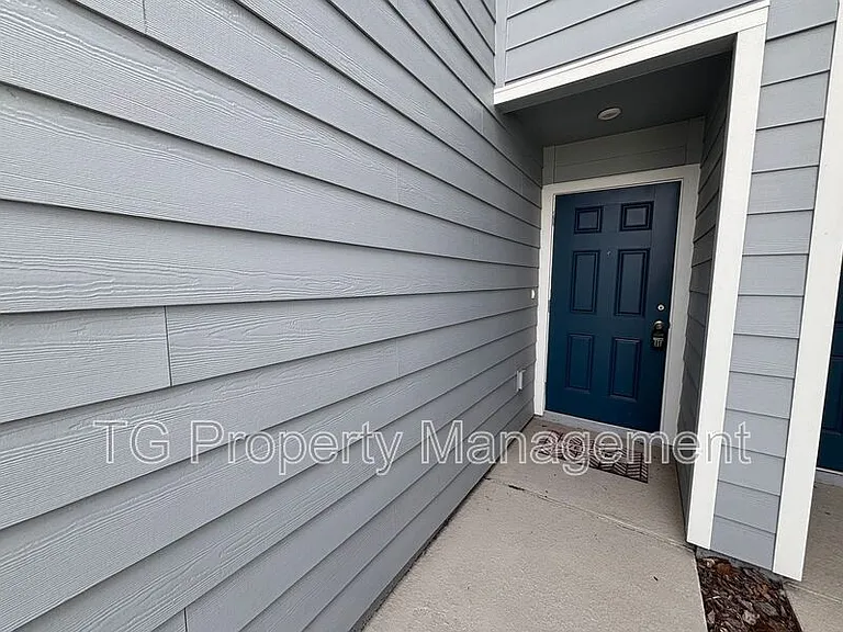 2512 Sadler Trace Way — Photo 2