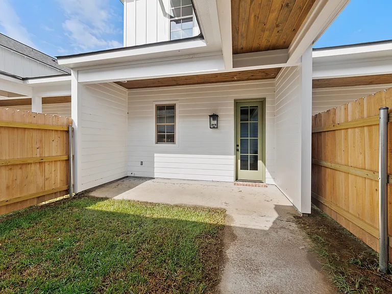 304 Sandstone Ave — Photo 8