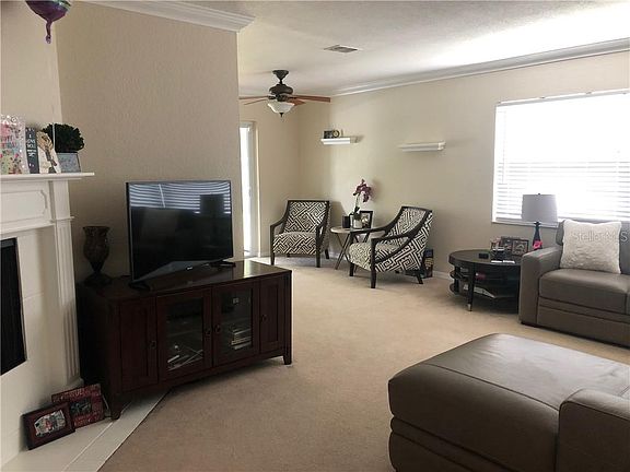 4th image of 255 Cambridge Dr
