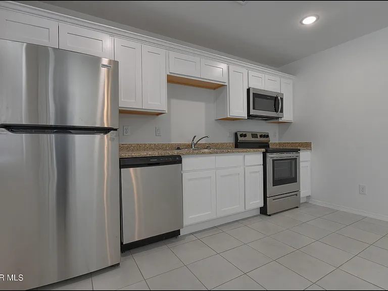 4626 Maxwell Ave #C — Photo 14