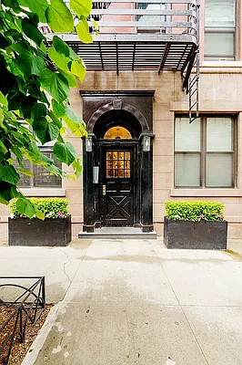 Rented by Douglas Elliman | media 17