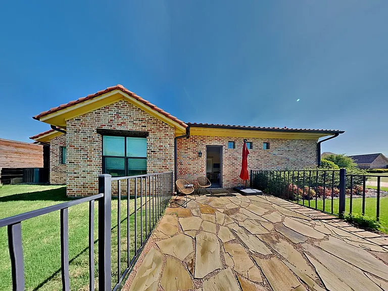 7916 Bella Flora Dr — Photo 24