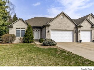 2323 Winners Cir, Springfield, IL 62702