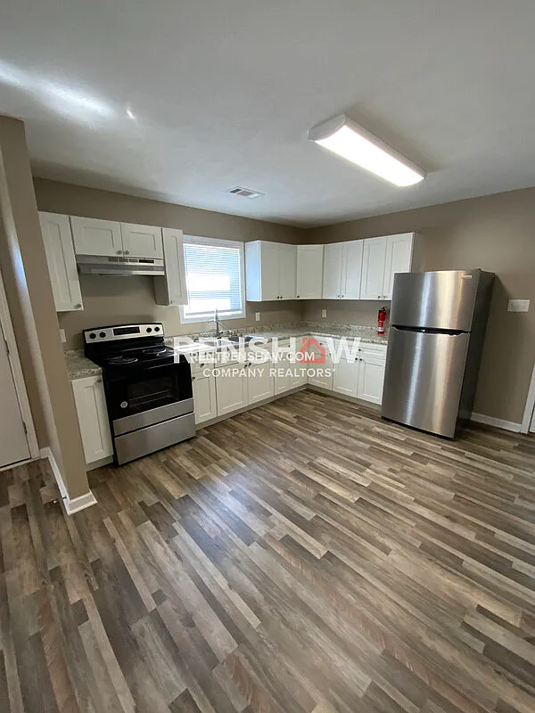 3 bed, 2.0 bath, 1176 sqft, $1,300 — Photo 3