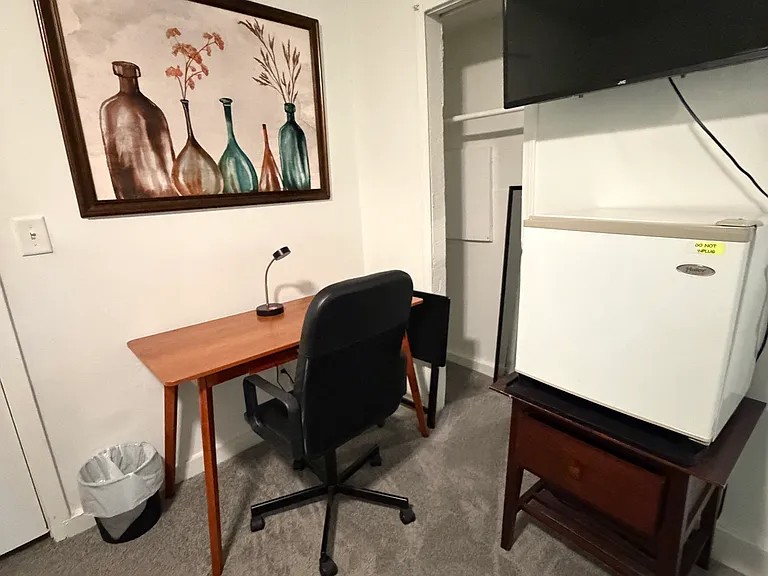 240 Wellington St SW — Photo 4