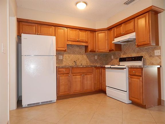 3rd image of 2804 Crown Ct #145