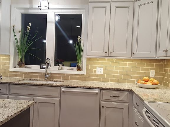 2nd image of 5985 Samrick Ave NE