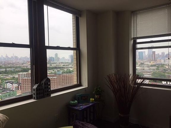 3rd image of 100 Clifton Pl APT 1001