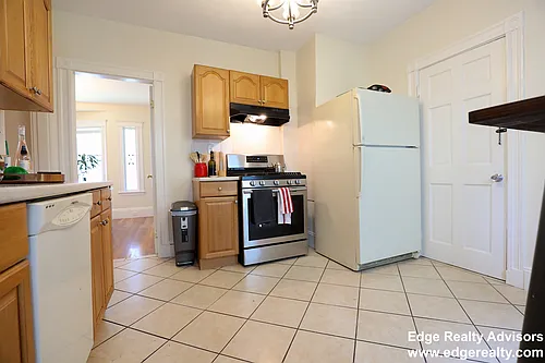 554 Washington St #1 Photo 1