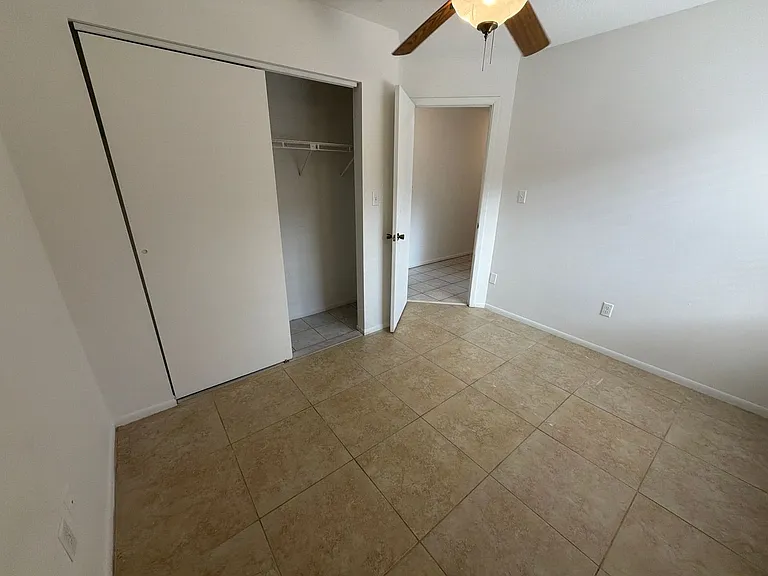 3005 E Jefferson St — Photo 13