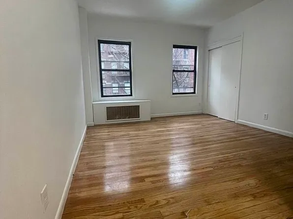 212 East 26th Street image 1 of 4