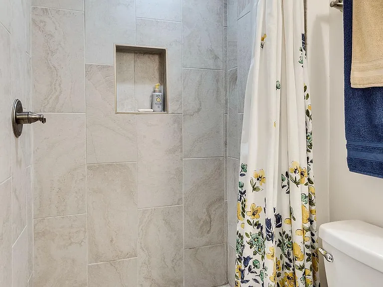 6241 Abbottsbury Row — Photo 37