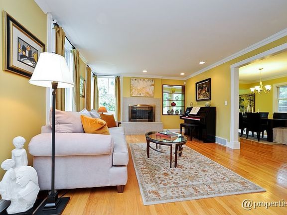 Living Room/Dining Room