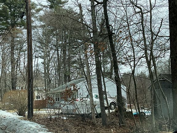 2nd image of 7 Cabot Rd