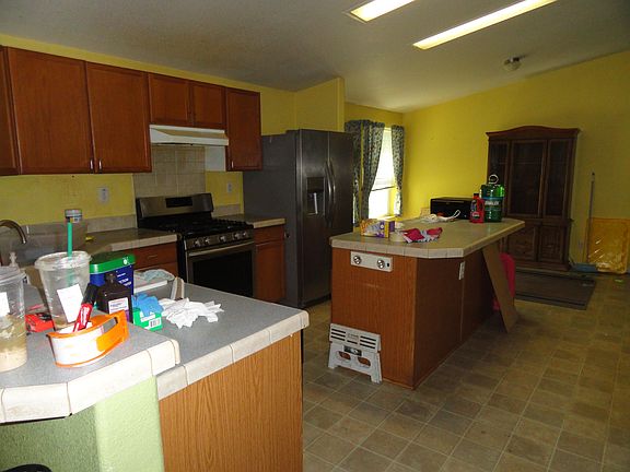 3rd image of 462 Diana Dr NE