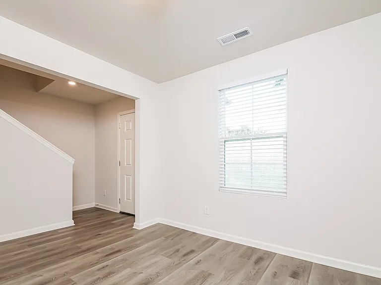 2400 Harbor Cv SW — Photo 3