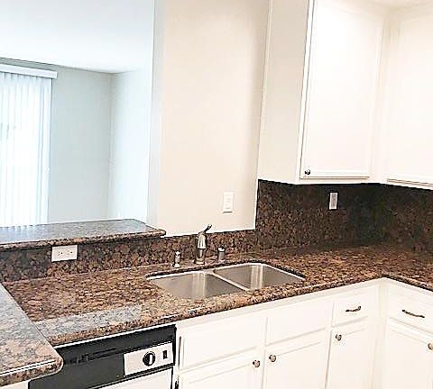 5th image of 18427 Vincennes St Unit 33