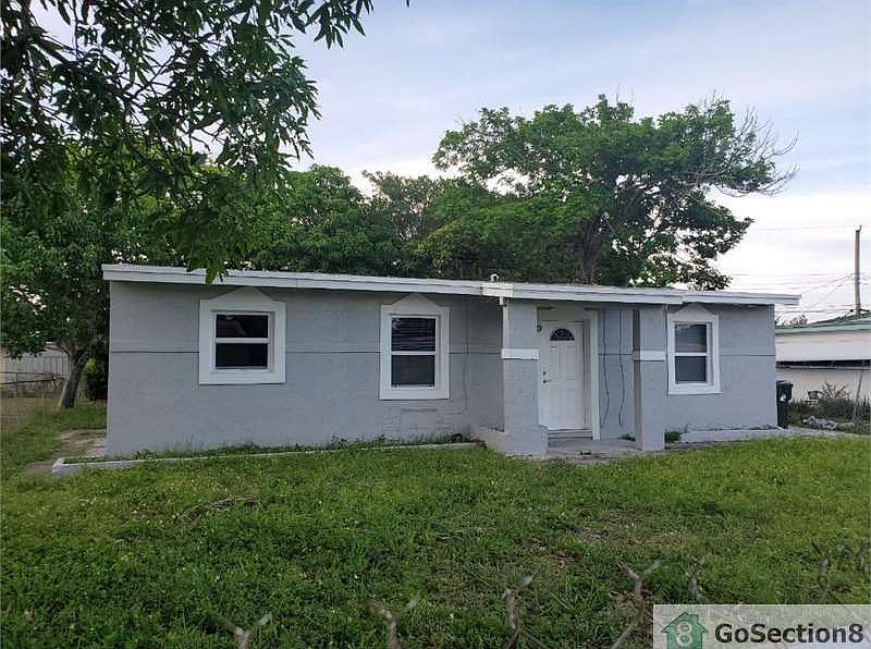 1st image of 1001 NW 11th Pl