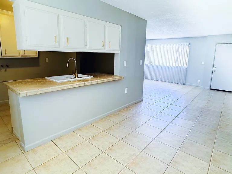 9636 Helena Ave — Photo 5
