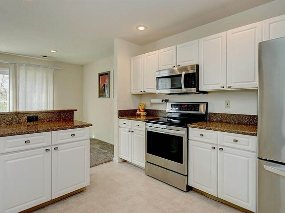 5th image of 5043 Common Market Pl