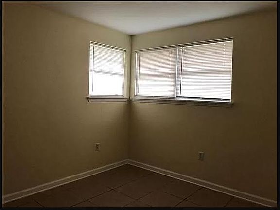4th image of 4623 Rosemont Pl