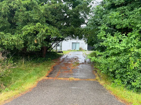 9838 Grosse Ile Pkwy, Grosse Ile, MI 48138