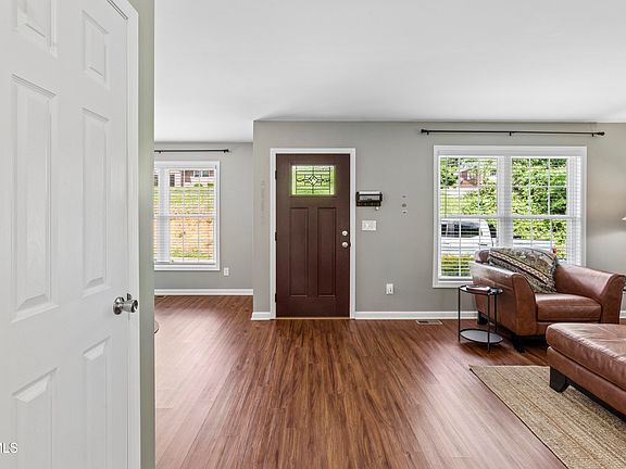 4th image of 120 Park Hill Rd