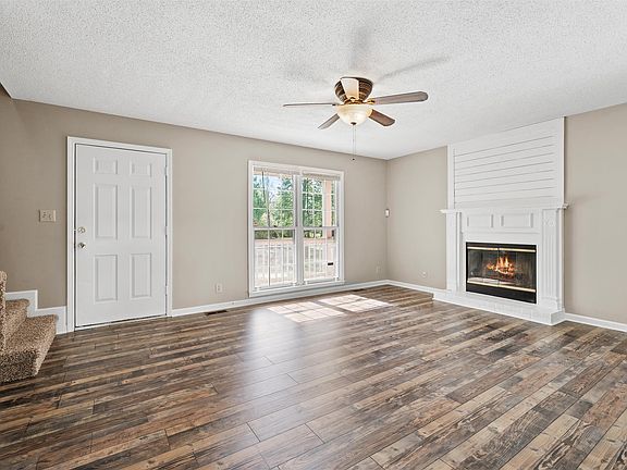 2nd image of 106 Melanie Ln