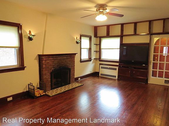 3rd image of 118 3rd St Floor 1