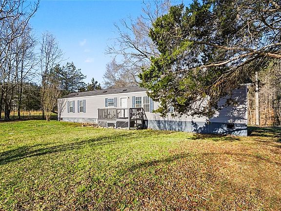 3rd image of 524 Garren Rd