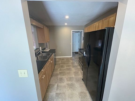 4th image of 806 Woodglen Ct