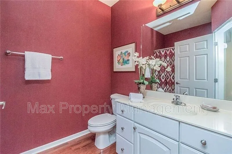 2 bed, 2.0 bath, 1415 sqft, $1,595 — Photo 2