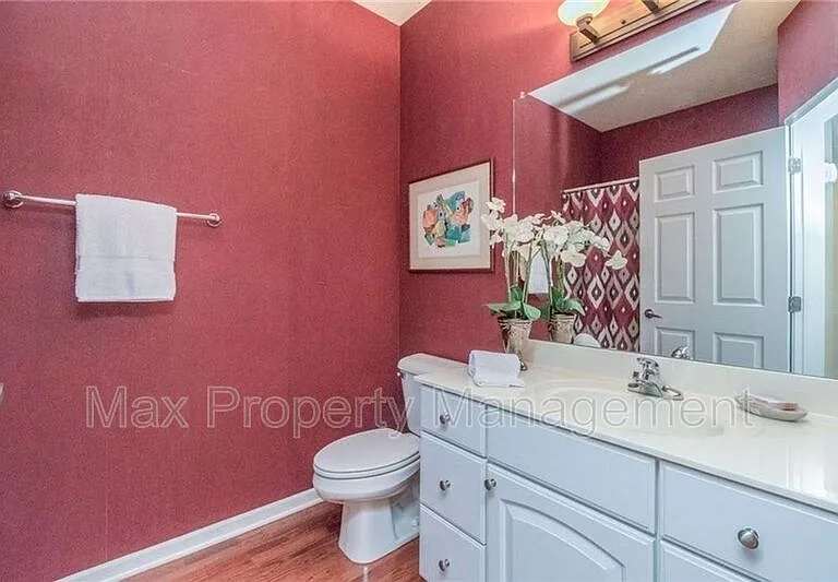 3031 Grand Ave #104 — Photo 2