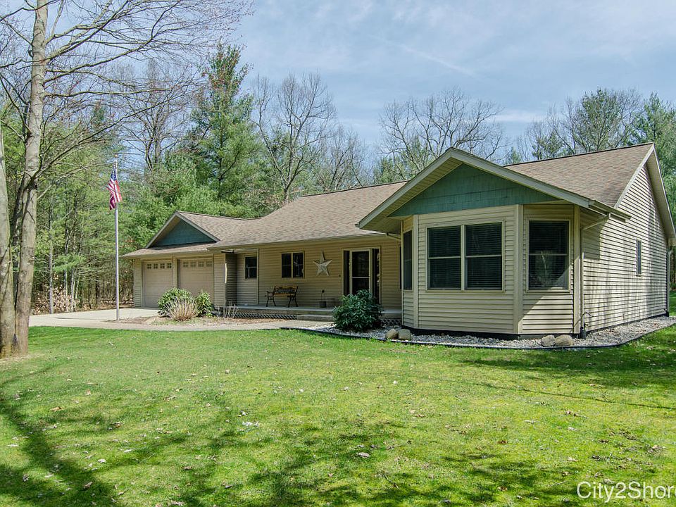 1st image of 3255 Bluff Creek Dr