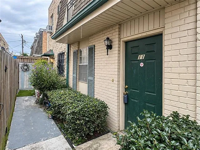2 bed, 1.5 bath, 1100 sqft, $1,450 — Photo 2