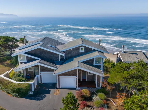 110 Capes Dr, Tillamook, OR 97141