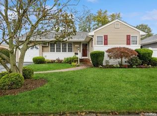 2156 Jeffrey Dr, Bellmore, NY